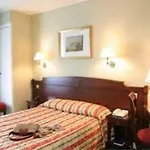 Eiffel Kennedy Hotel