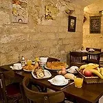Eiffel Kennedy Hotel 3*