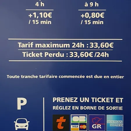 Eiffel Kennedy Hotel Paris