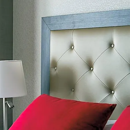 Eiffel Kennedy Hotel 3*