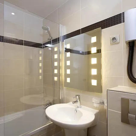 Hotel Eiffel Kennedy 3*