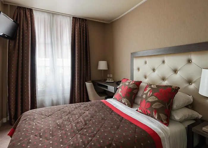 Eiffel Kennedy Hotel 3*