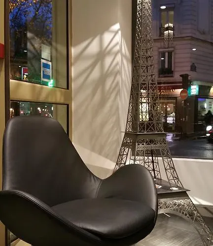 エッフェル ケネディ ホテル パリ