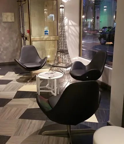 エッフェル ケネディ 3* パリ