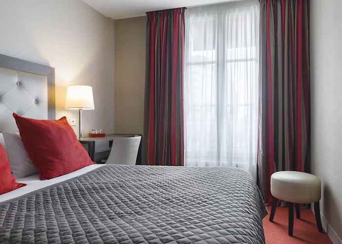 Eiffel Kennedy Hotel 3*