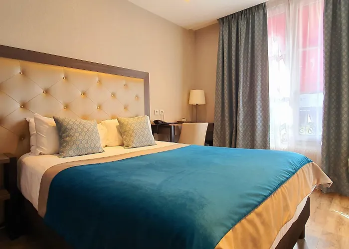 Eiffel Kennedy Hotel