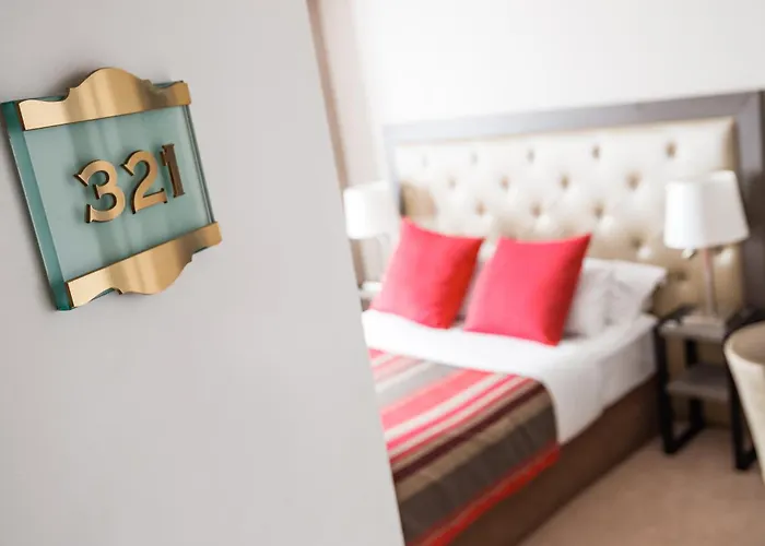 Eiffel Kennedy Hotel