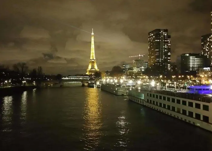 Eiffel Kennedy Hotel