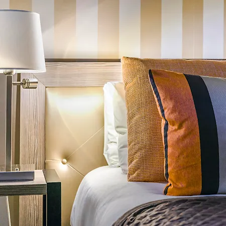 Hotel Eiffel Kennedy