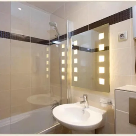 Hotel Eiffel Kennedy