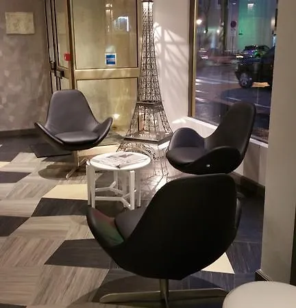 エッフェル ケネディ 3* パリ
